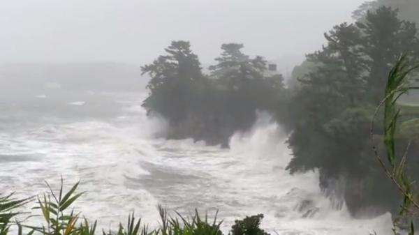 1 کشته و بیش از 60 زخمی بر اثر توفان در ژاپن