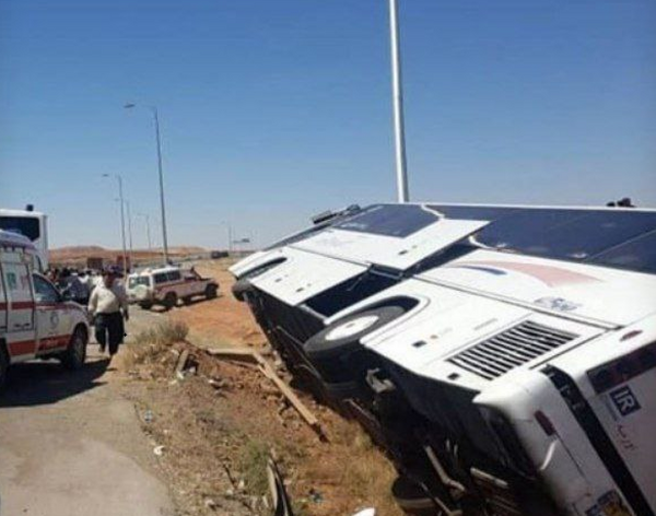 27 کشته و مصدوم در واژگونی اتوبوس در قزوین، حال 5 نفر از مصدومان وخیم است